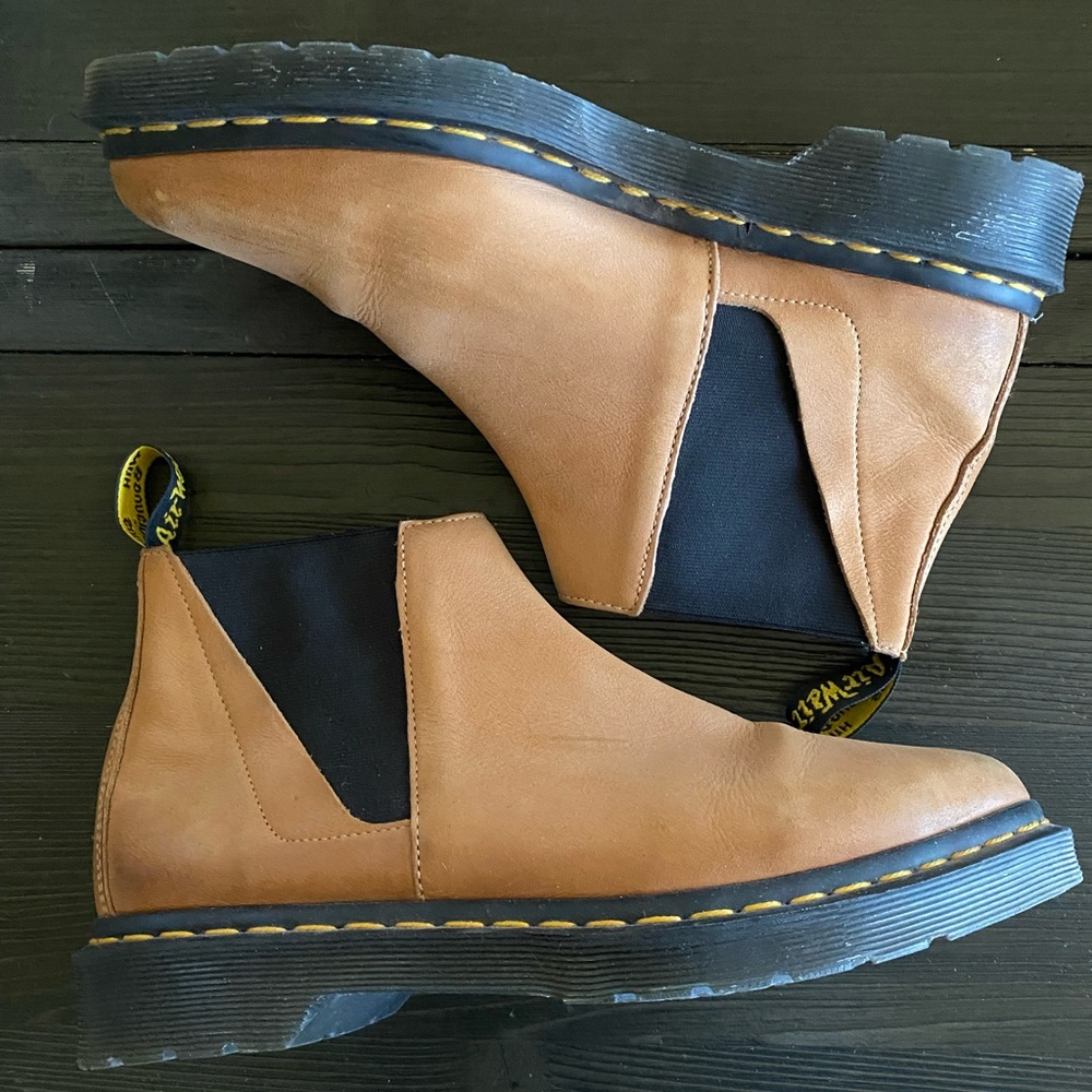Dr. Martens Bianca Chelsea pointed toe boots booties Cognac 9